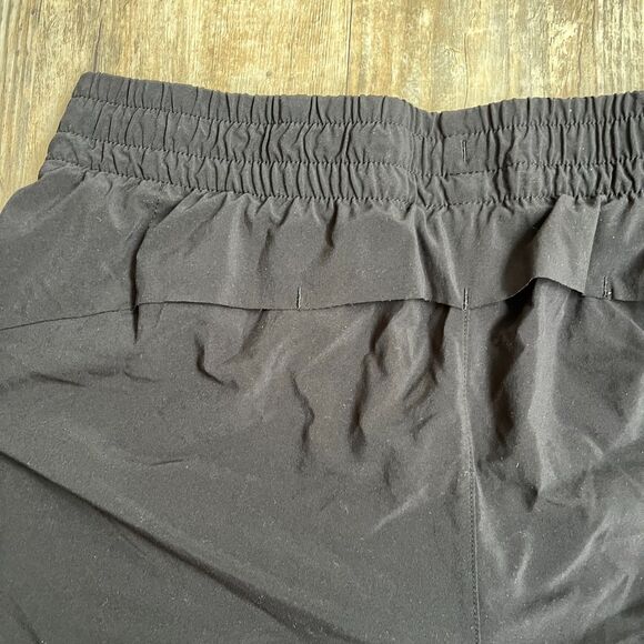 Athleta Mesh Racer Run Short 4" Women's L Black - Picture 9 of 10